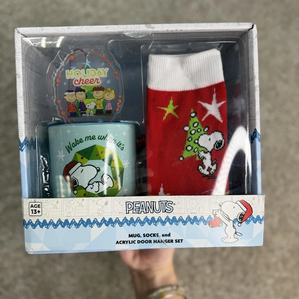 Peanuts Snoopy Holiday Mug Socks Acrylic Door Hanger Christmas Gift Set 16oz